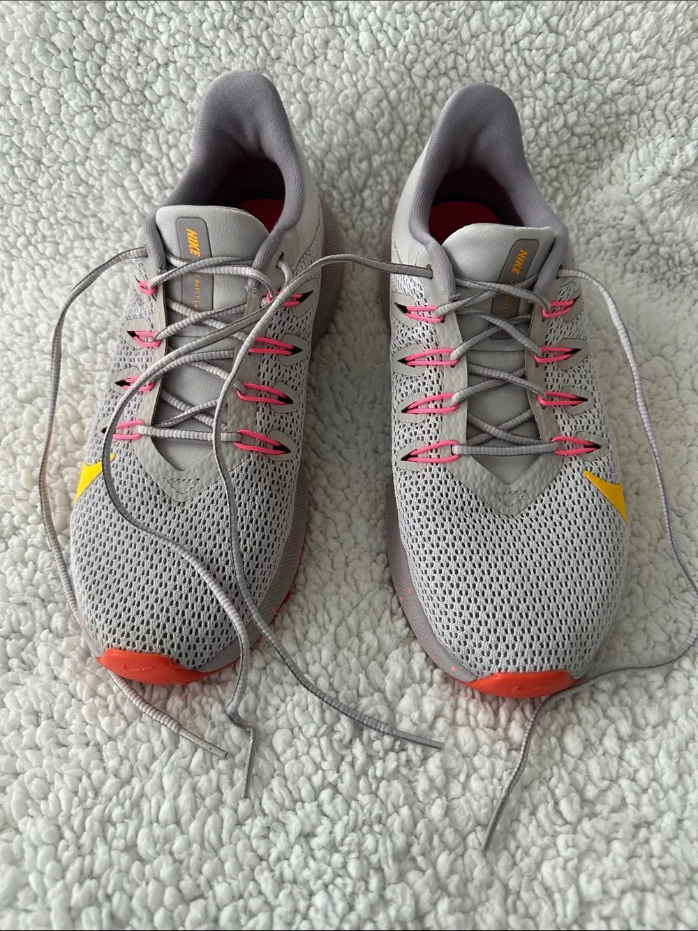 Nike Quest 2 Vast Grey Digital Pink Women’s Running Shoes Size 7.5